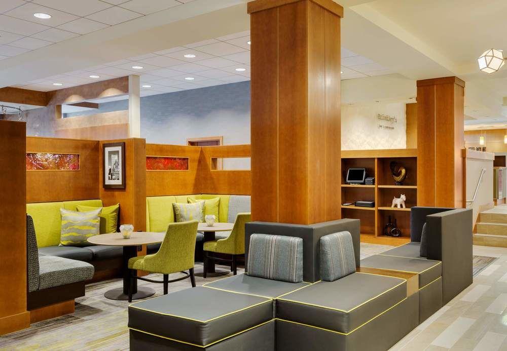 Courtyard By Marriott Logan Airport酒店3*