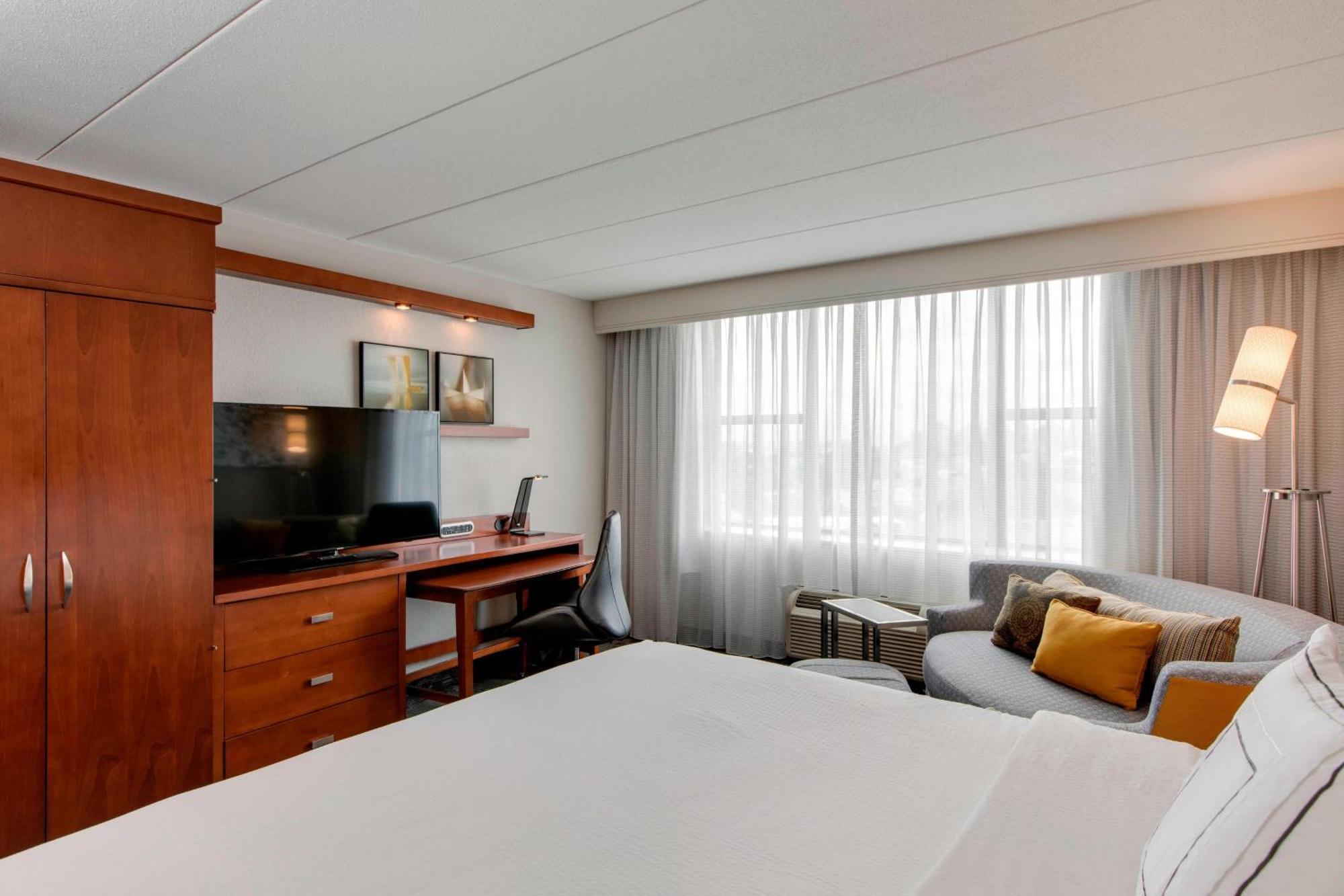 Courtyard By Marriott Logan Airport 3*波士顿