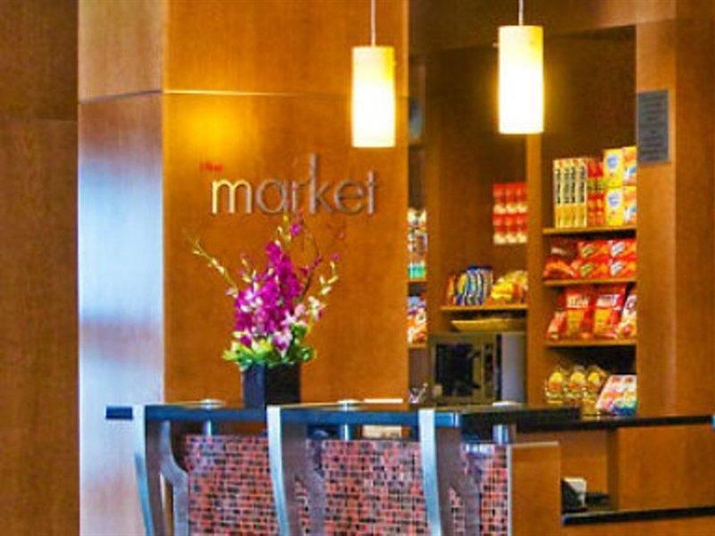 Courtyard By Marriott Logan Airport酒店3*