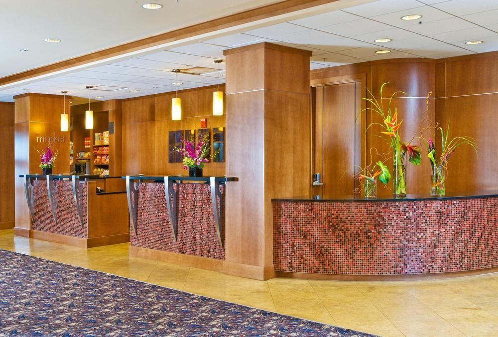 Courtyard By Marriott Logan Airport酒店