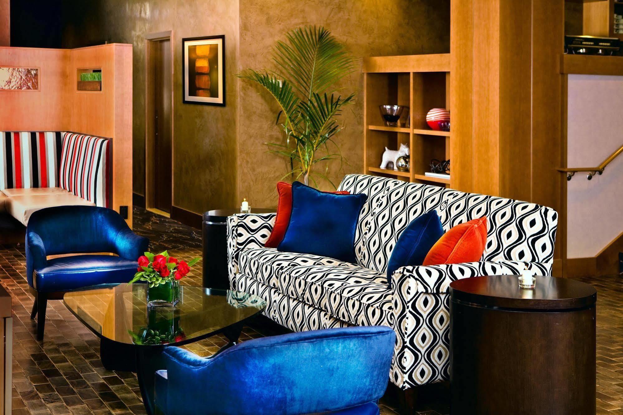 Courtyard By Marriott Logan Airport 3*波士顿