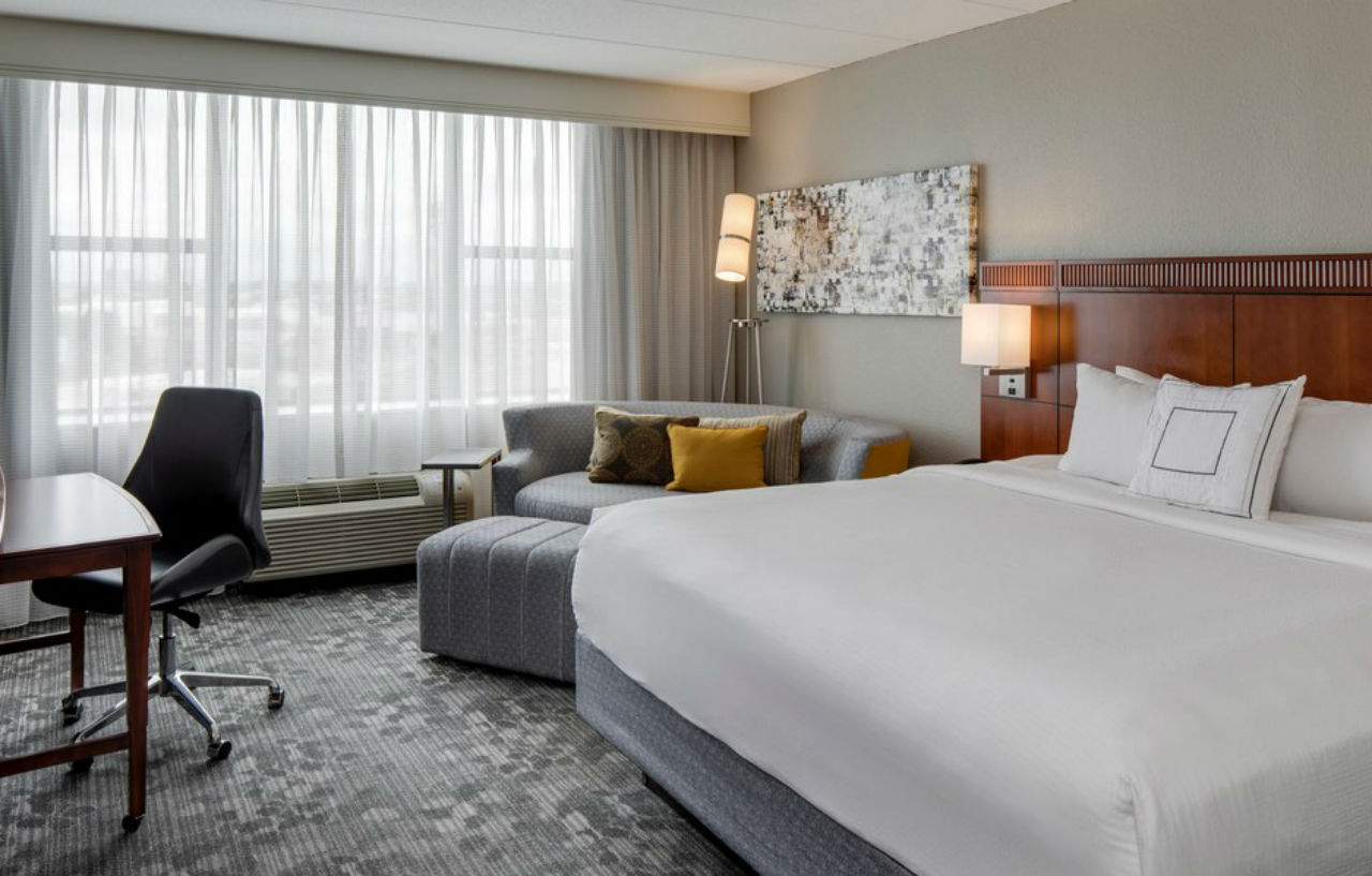 Courtyard By Marriott Logan Airport Hotel Boston酒店